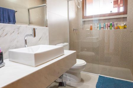 Banheiro Social de casa de condomínio à venda com 5 quartos, 1000m² em Retiro do Chalé, Brumadinho