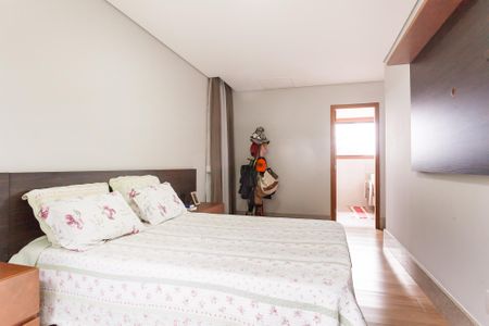 Casa de condomínio à venda com 1000m², 5 quartos e 4 vagas Casa de condomínio à venda com 1000m², 5 quartos e 4 vagassuite