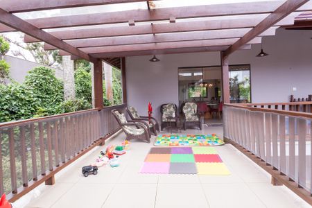 varanda  de casa de condomínio à venda com 5 quartos, 1000m² em Retiro do Chalé, Brumadinho