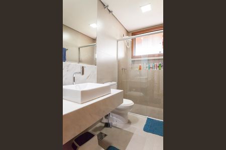 Casa de condomínio à venda com 1000m², 5 quartos e 4 vagas Casa de condomínio à venda com 1000m², 5 quartos e 4 vagasBanheiro Social