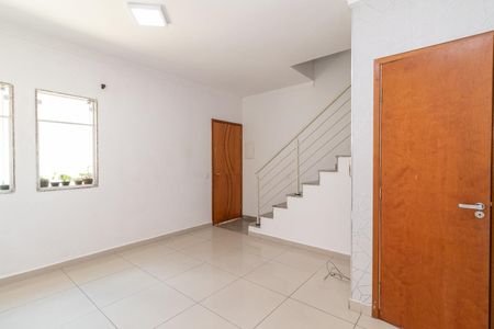 Sala de casa de condomínio para alugar com 2 quartos, 64m² em Parque Artur Alvim, São Paulo