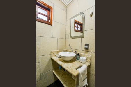 Casa à venda com 150m², 3 quartos e 4 vagas Casa à venda com 150m², 3 quartos e 4 vagasLavabo