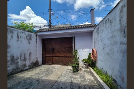 Casa à venda com 150m², 3 quartos e 4 vagas Casa à venda com 150m², 3 quartos e 4 vagasGaragem