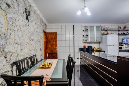 Casa à venda com 150m², 3 quartos e 4 vagas Casa à venda com 150m², 3 quartos e 4 vagasCozinha