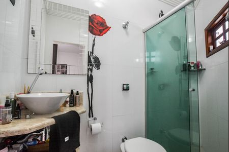 Casa à venda com 150m², 3 quartos e 4 vagas Casa à venda com 150m², 3 quartos e 4 vagasBanheiro da Suíte 3