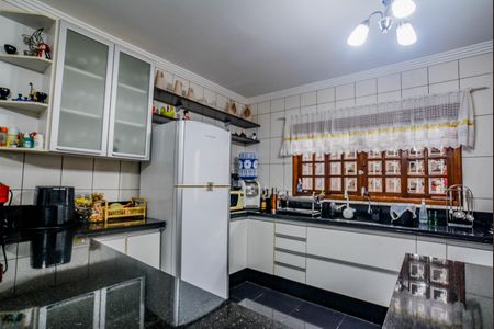 Casa à venda com 150m², 3 quartos e 4 vagas Casa à venda com 150m², 3 quartos e 4 vagasCozinha