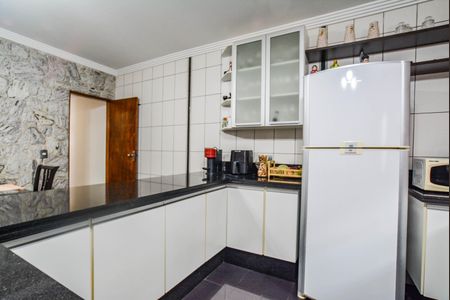 Casa à venda com 150m², 3 quartos e 4 vagas Casa à venda com 150m², 3 quartos e 4 vagasCozinha