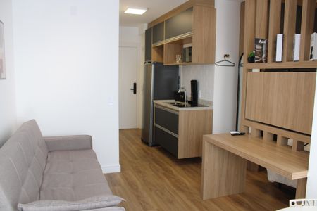 Sala de kitnet/studio para alugar com 1 quarto, 32m² em Paraíso, São Paulo