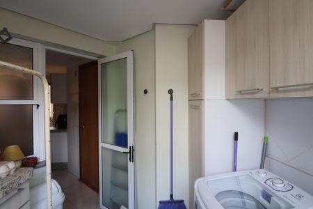 Apartamento à venda com 130m², 3 quartos e 2 vagasLavanderia