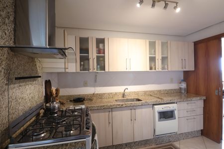 Apartamento à venda com 130m², 3 quartos e 2 vagasCozinha