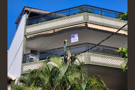 Apartamento à venda com 120m², 2 quartos e 2 vagas Apartamento à venda com 120m², 2 quartos e 2 vagasPlaca