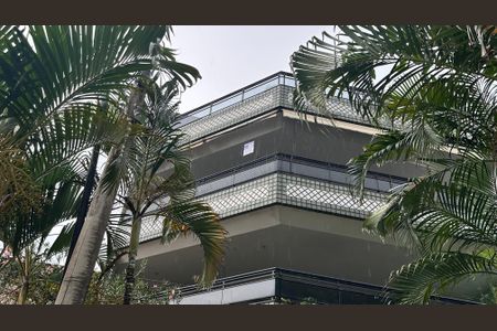 Apartamento à venda com 120m², 2 quartos e 2 vagasPlaquinha