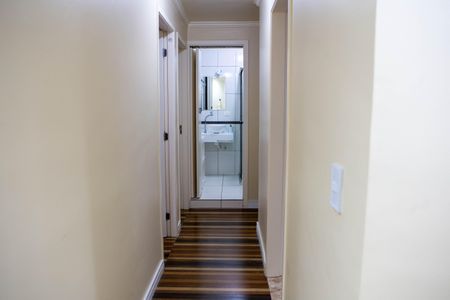 Apartamento para alugar com 52m², 2 quartos e 1 vaga Apartamento para alugar com 52m², 2 quartos e 1 vagaCorredor acesso aos quartos