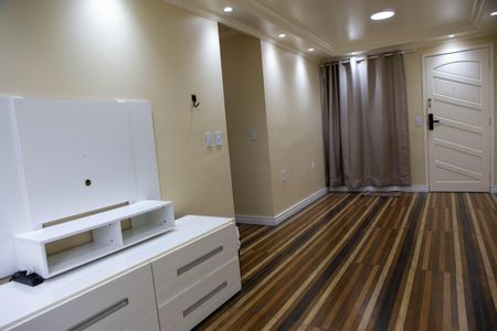 Sala de apartamento para alugar com 2 quartos, 52m² em Jardim Jaqueline, São Paulo