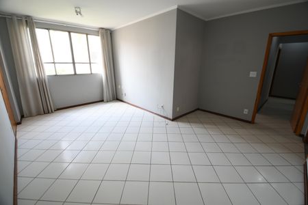 Sala de apartamento para alugar com 3 quartos, 130m² em Centro, Campinas