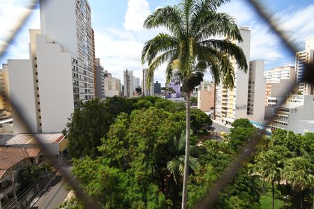 Sala - Vista de apartamento para alugar com 3 quartos, 130m² em Centro, Campinas