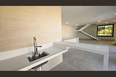 Casa de condomínio à venda com 300m², 4 quartos e 4 vagas