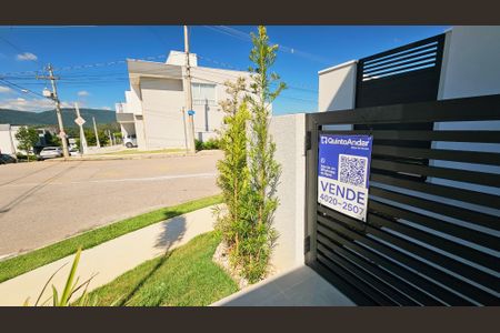 Casa de condomínio à venda com 300m², 4 quartos e 4 vagas