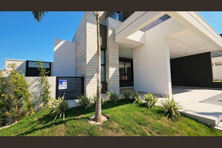 Casa de condomínio à venda com 300m², 4 quartos e 4 vagas