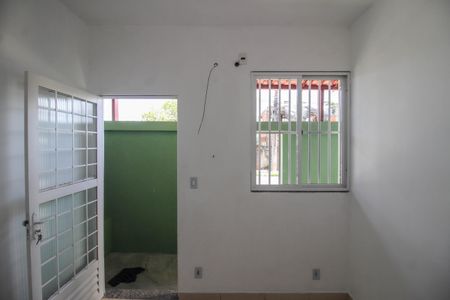 Sala de casa para alugar com 1 quarto, 68m² em São Francisco de Assis, Belford Roxo