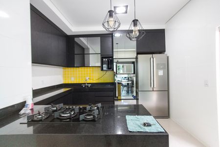 Casa para alugar com 300m², 4 quartos e 2 vagasCozinha