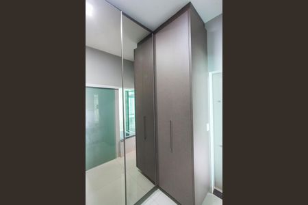 Casa para alugar com 300m², 4 quartos e 2 vagasCloset da Suite Master