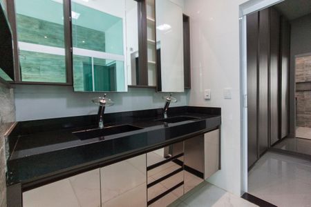 Casa para alugar com 300m², 4 quartos e 2 vagasBanheiro da Suite Master