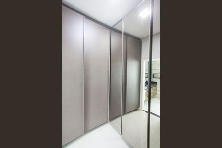 Casa para alugar com 300m², 4 quartos e 2 vagasCloset da Suite Master