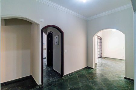 Casa para alugar com 227m², 4 quartos e 1 vagaHAll