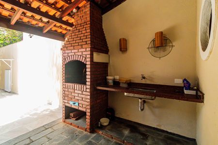 Casa para alugar com 227m², 4 quartos e 1 vagaChurrasqueira