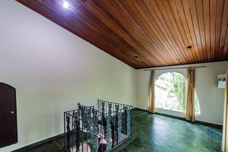 Casa para alugar com 227m², 4 quartos e 1 vagaMesanino