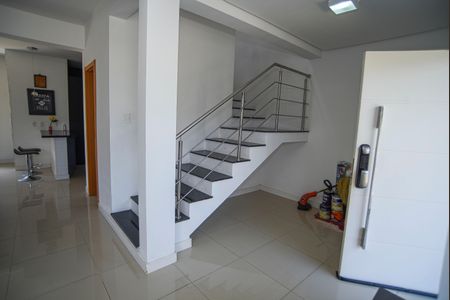 Casa de condomínio para alugar com 181m², 3 quartos e 2 vagasSala