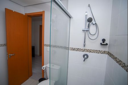 Casa de condomínio para alugar com 181m², 3 quartos e 2 vagasBanheiro 