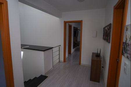 Casa de condomínio para alugar com 181m², 3 quartos e 2 vagasCorredor