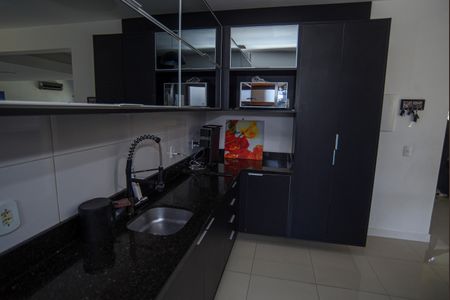 Casa de condomínio para alugar com 181m², 3 quartos e 2 vagasCozinha