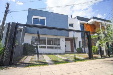 Casa de condomínio para alugar com 181m², 3 quartos e 2 vagasFachada