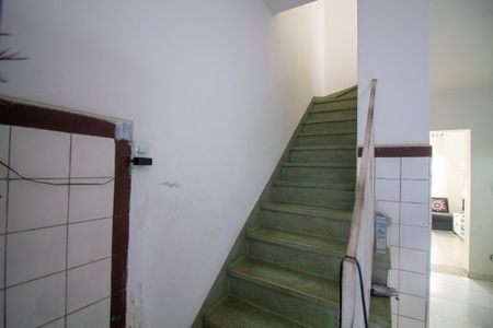 Casa à venda com 140m², 2 quartos e sem vagaEscada