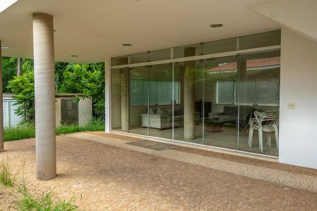 Casa para alugar com 441m², 3 quartos e 4 vagas Casa para alugar com 441m², 3 quartos e 4 vagasFachada da casa