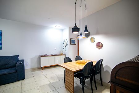 Apartamento para alugar com 140m², 3 quartos e 1 vagaMesa de Jantar