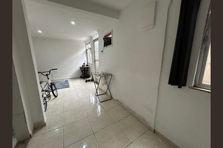 Sala de casa para alugar com 1 quarto, 50m² em Rocha Miranda, Rio de Janeiro