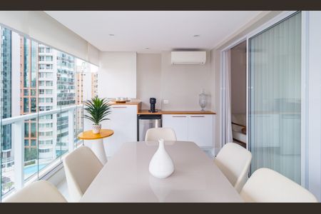 Varanda de apartamento à venda com 2 quartos, 100m² em Vila Regente Feijó, São Paulo