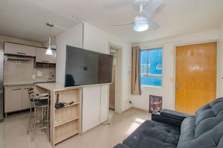 Sala de apartamento para alugar com 2 quartos, 40m² em Rubem Berta, Porto Alegre