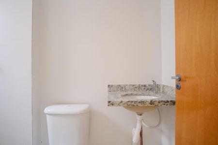 Banheiro de kitnet/studio para alugar com 1 quarto, 20m² em Vila Esperança, São Paulo