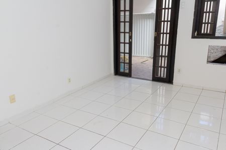 Sala de casa para alugar com 1 quarto, 50m² em Campo Grande, Rio de Janeiro