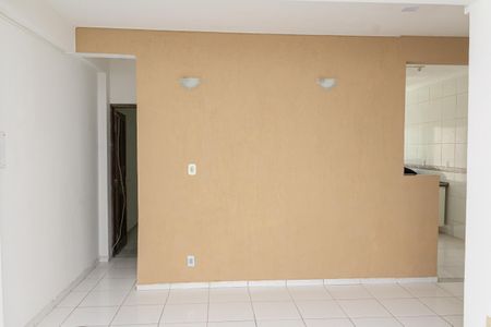 Casa para alugar com 50m², 1 quarto e 1 vaga Casa para alugar com 50m², 1 quarto e 1 vagaSala