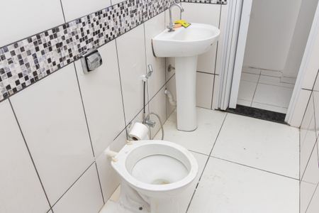 Casa para alugar com 50m², 1 quarto e 1 vaga Casa para alugar com 50m², 1 quarto e 1 vagaBanheiro