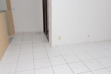 Casa para alugar com 50m², 1 quarto e 1 vaga Casa para alugar com 50m², 1 quarto e 1 vagaSala