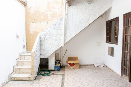 Casa para alugar com 50m², 1 quarto e 1 vaga Casa para alugar com 50m², 1 quarto e 1 vagaQuintal