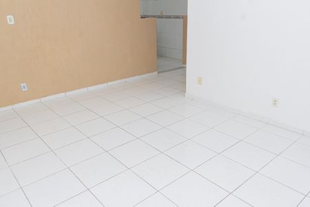 Casa para alugar com 50m², 1 quarto e 1 vaga Casa para alugar com 50m², 1 quarto e 1 vagaSala