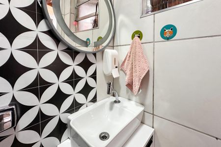 Casa de condomínio à venda com 90m², 2 quartos e 2 vagas Casa de condomínio à venda com 90m², 2 quartos e 2 vagasBanheiro de serviço